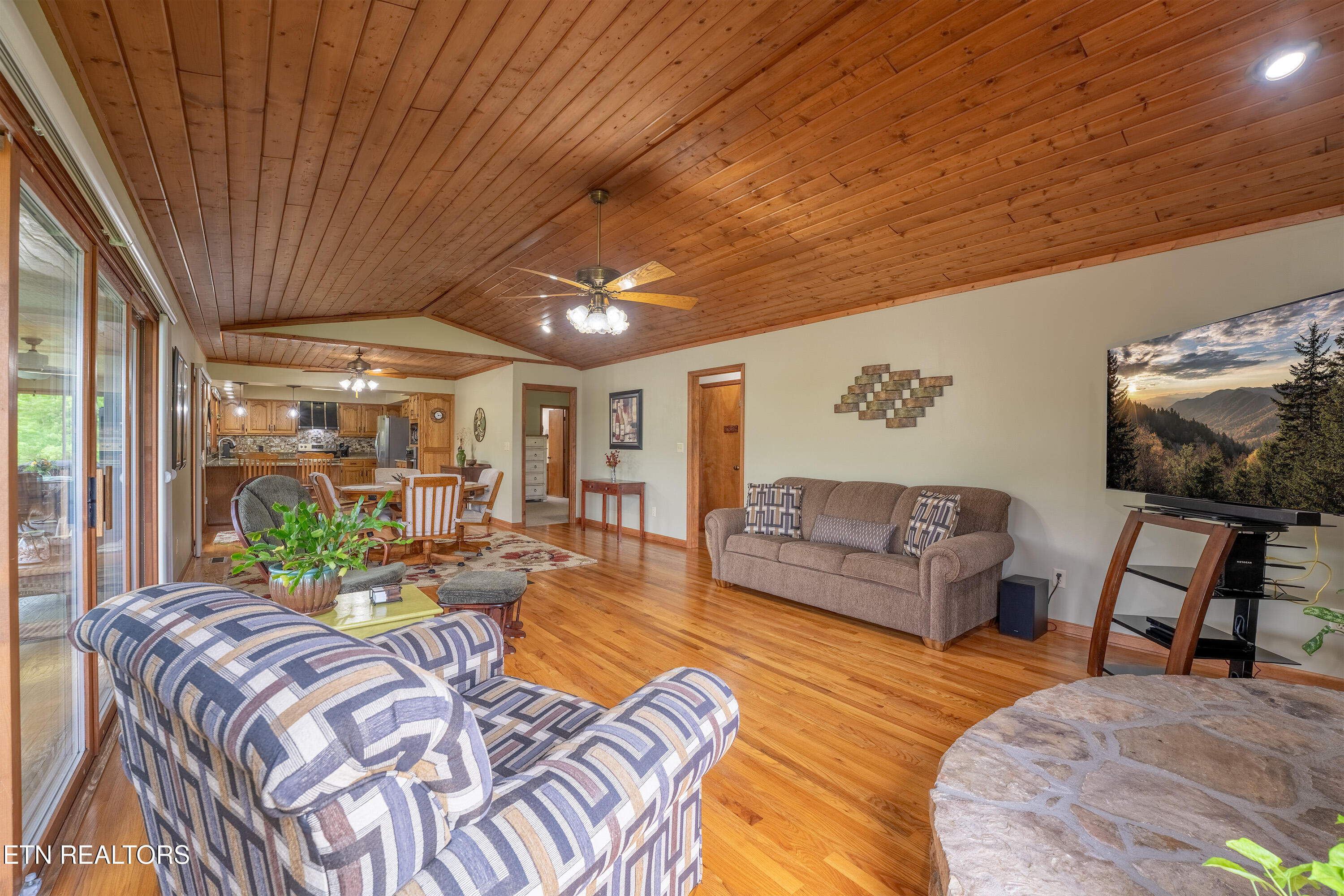 326 Chamberlain Cove Road Kingston, TN 37763 - Photo 14 of 49 21