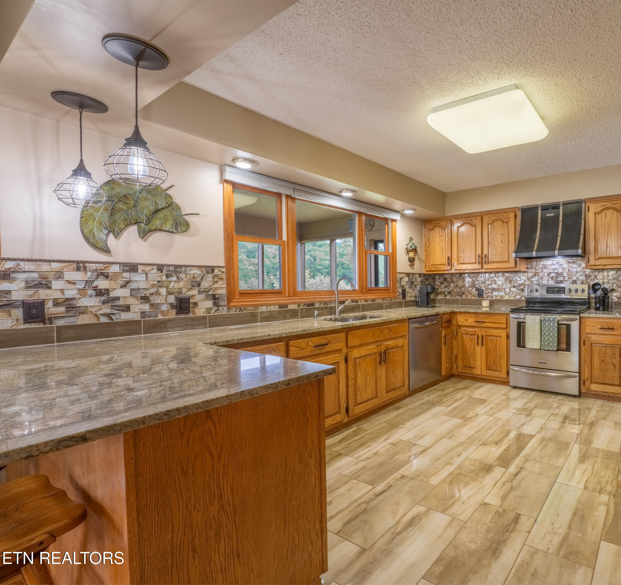 326 Chamberlain Cove Road Kingston, TN 37763 - Photo 17 of 49 14 - Edited