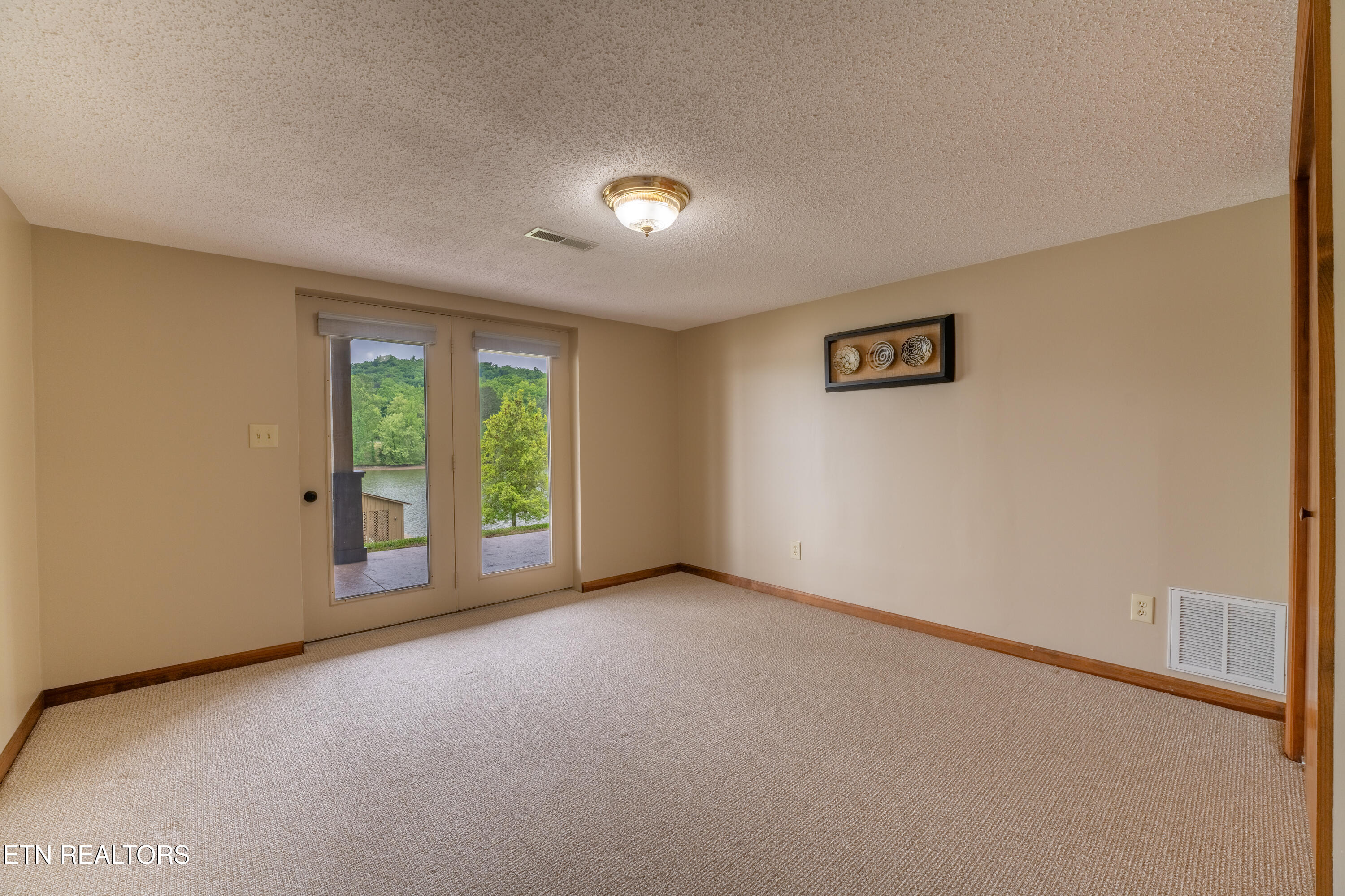 326 Chamberlain Cove Road Kingston, TN 37763 - Photo 28 of 49 34