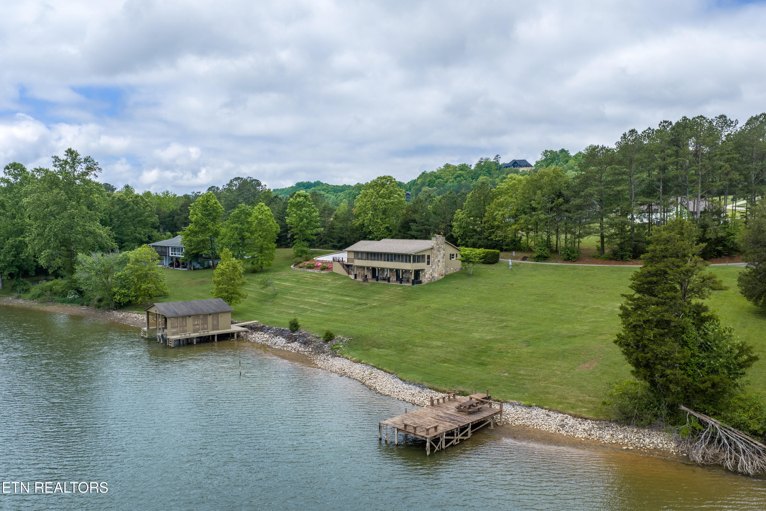 326 Chamberlain Cove Road Kingston, TN 37763 - Photo 34 of 49 53