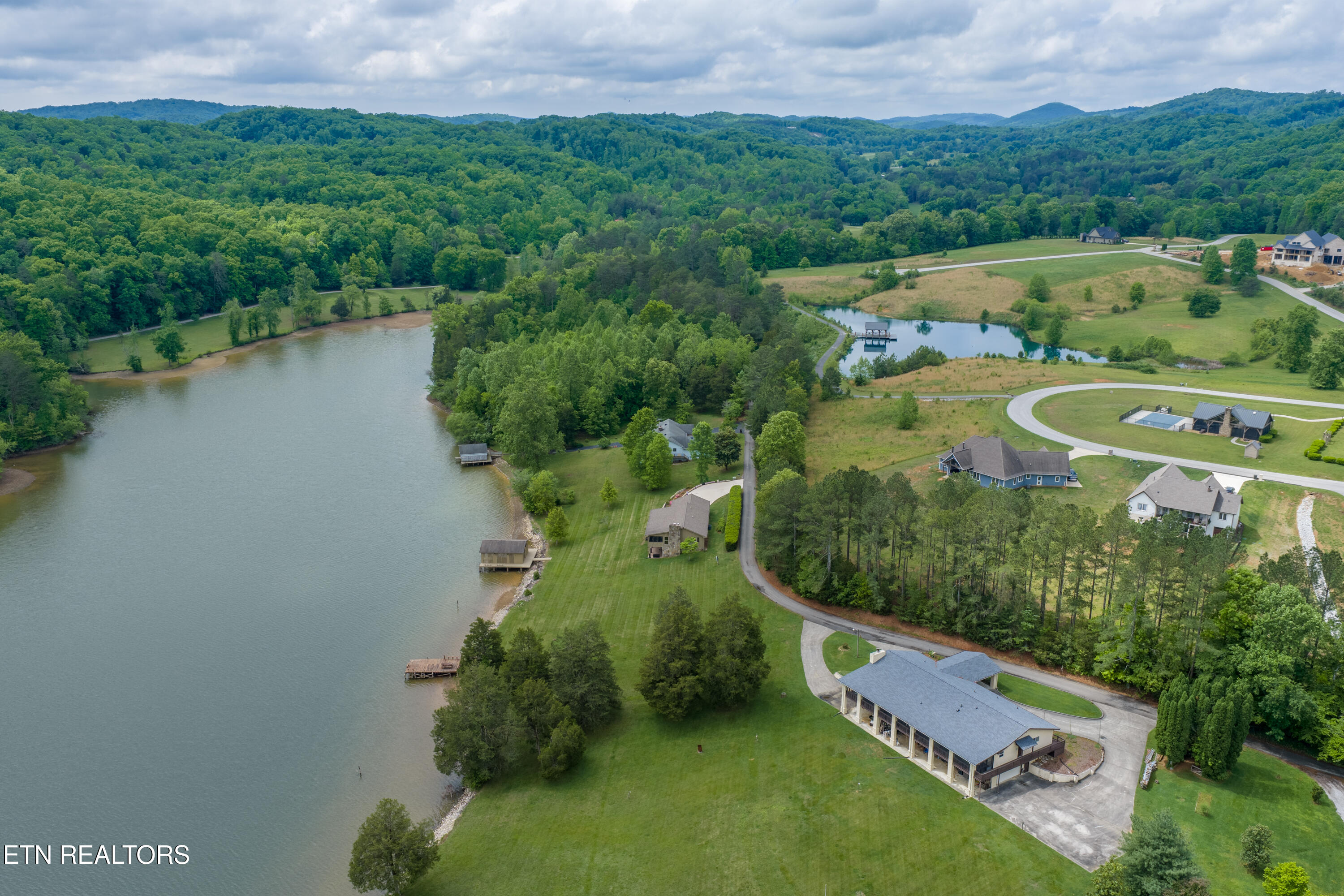 326 Chamberlain Cove Road Kingston, TN 37763 - Photo 42 of 49 63