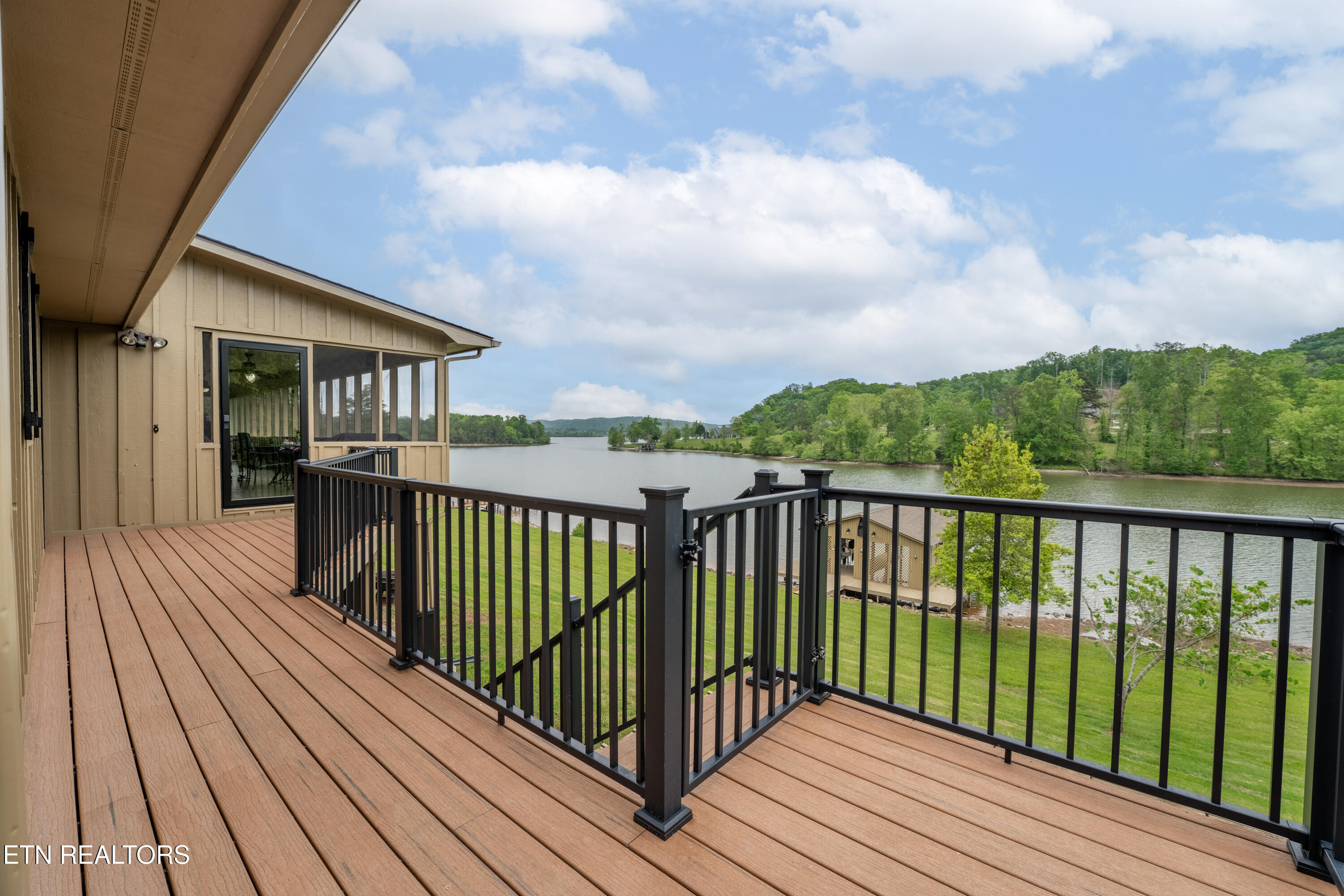 326 Chamberlain Cove Road Kingston, TN 37763 - Photo 5 of 49 43