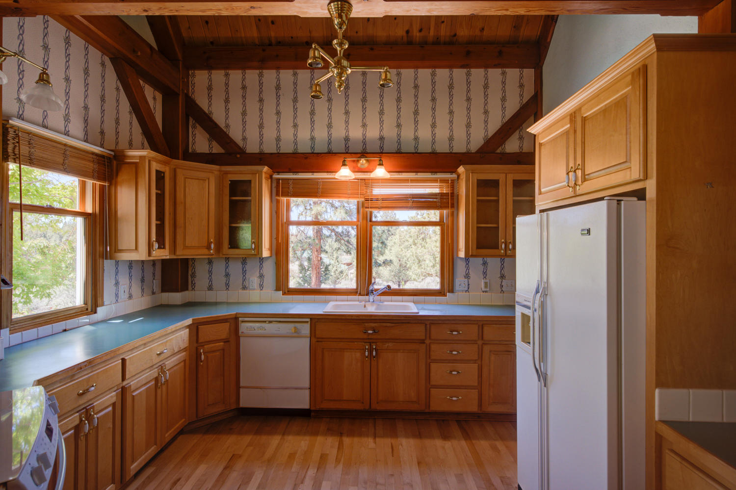 22052 Banff Drive Bend, OR 97702 - Photo 7 of 31 7_kitchen