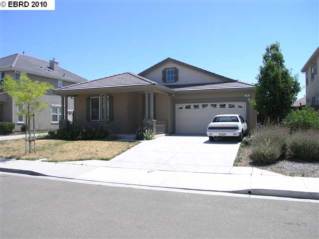 a house view with a outdoor space