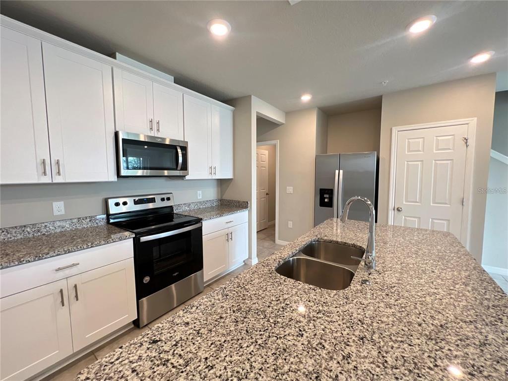 996 Robin Holly Street Ocoee, FL 34761 - Photo 9 of 21