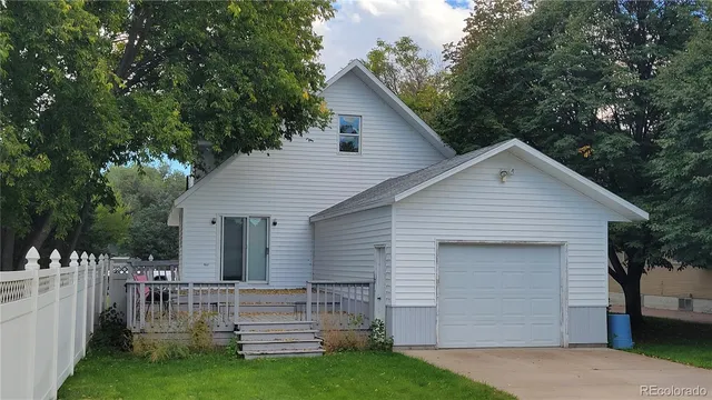 $225,000 | 220 East 5th Street, Julesburg, CO 80737