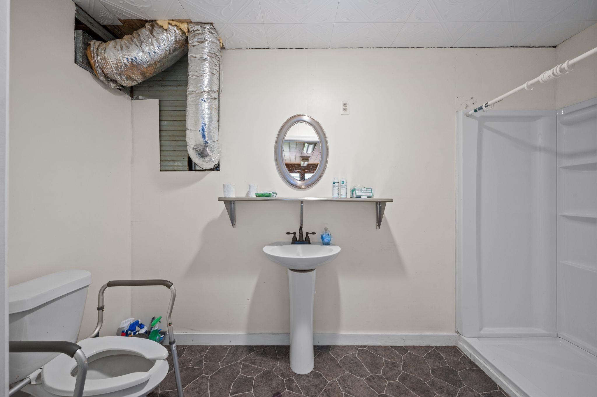 901 B D'Olive Street Bay Minette, AL 36507 - Photo 15 of 29 Bathroom