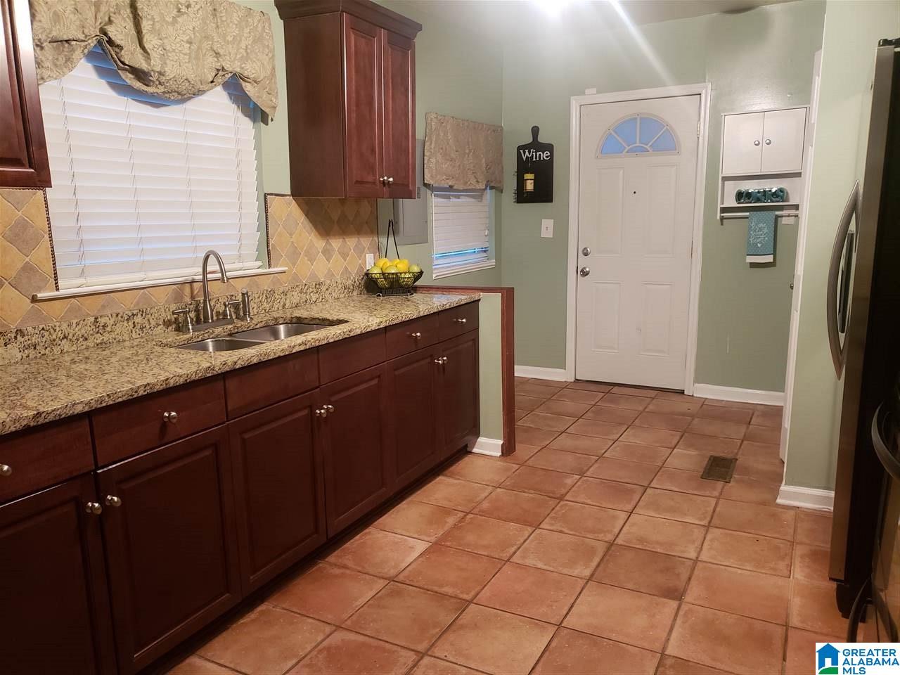 740 Center Place Southwest Birmingham, AL 35211 - Photo 6 of 14