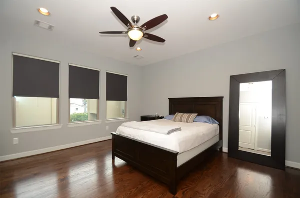 $2,500 | 2211 Hutchins Street, Houston, TX 77003