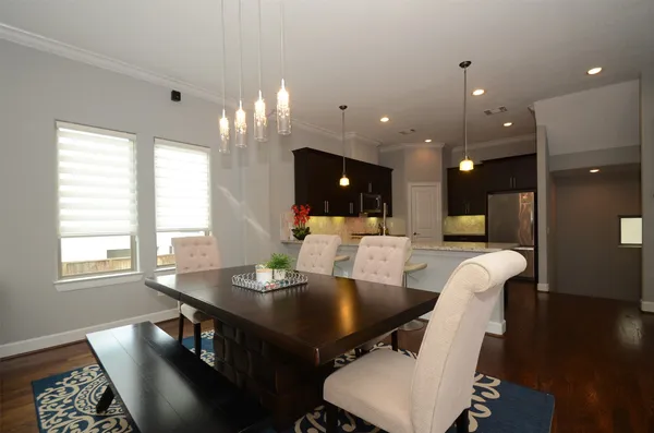 $2,575 | 2211 Hutchins Street, Houston, TX 77003