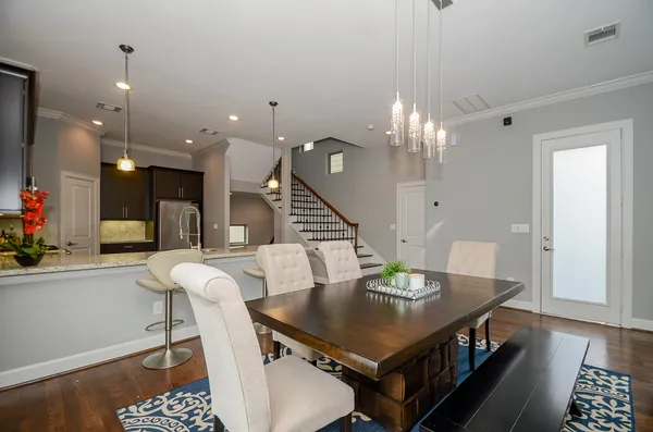 $2,575 | 2211 Hutchins Street, Houston, TX 77003