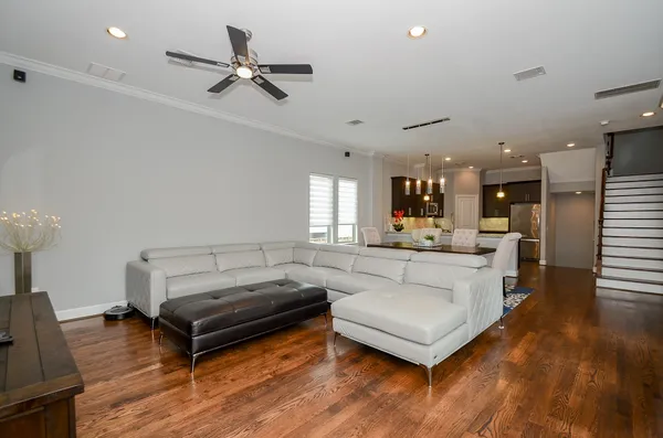 $2,575 | 2211 Hutchins Street, Houston, TX 77003