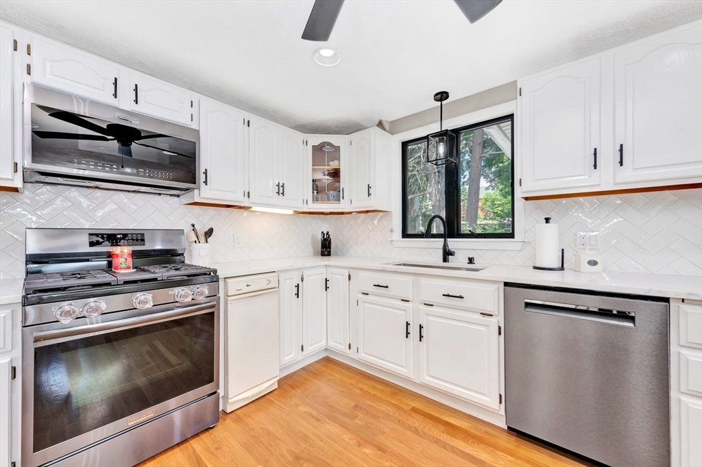 46 Arlington Road Woburn, MA 01801 - Photo 12 of 33 Gallery Image 12
