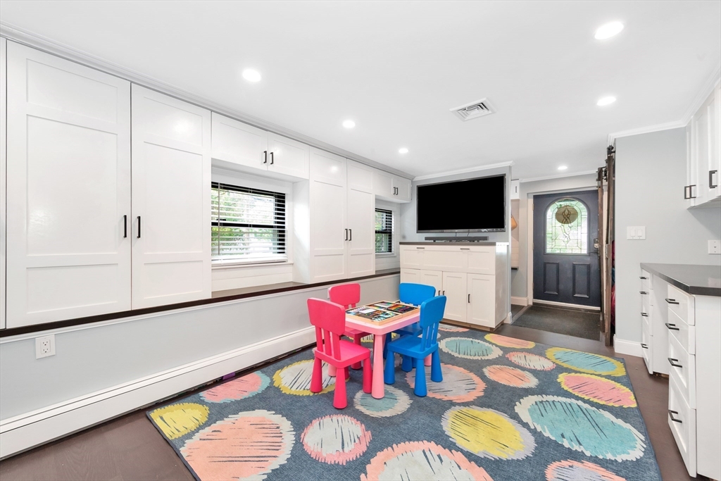46 Arlington Road Woburn, MA 01801 - Photo 23 of 33 Gallery Image 23