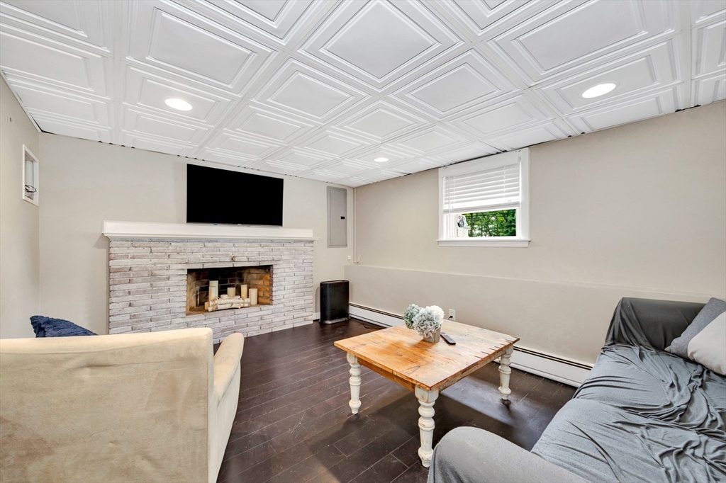 46 Arlington Road Woburn, MA 01801 - Photo 28 of 33 Gallery Image 28