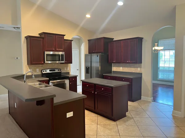 $2,300 | 123 Crab Apple Avenue, Crestview, FL 32536