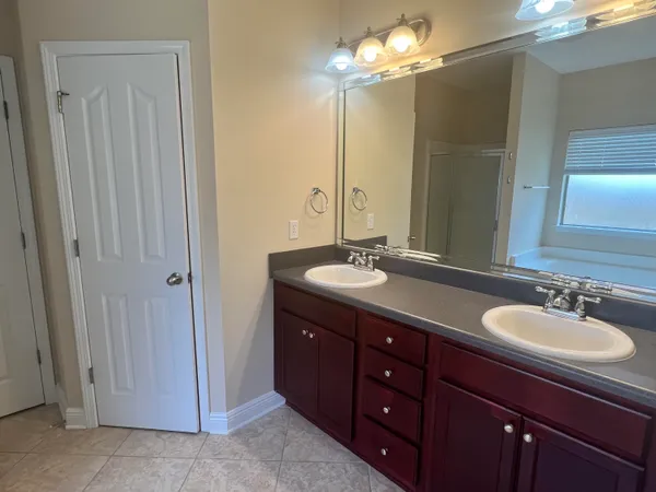 $2,300 | 123 Crab Apple Avenue, Crestview, FL 32536