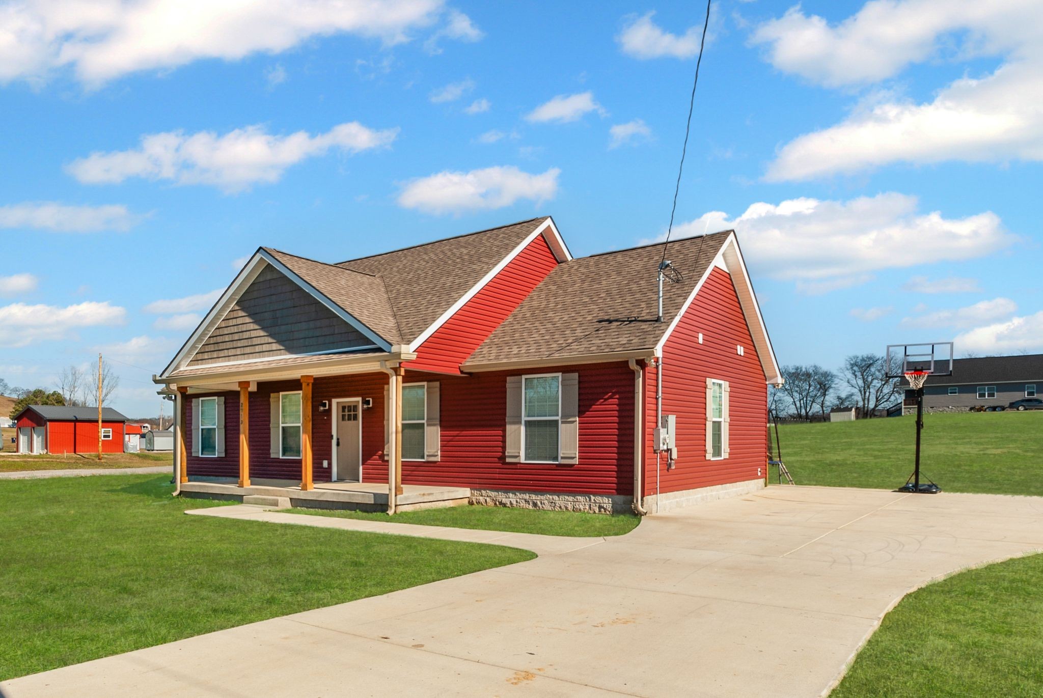 2713 Mc Connell Road Cornersville, TN 37047 - Photo 4 of 31 a front view of a house with a yard