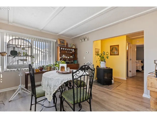 $340,000 | 2730 West Sanders Avenue, Roseburg, OR 97471