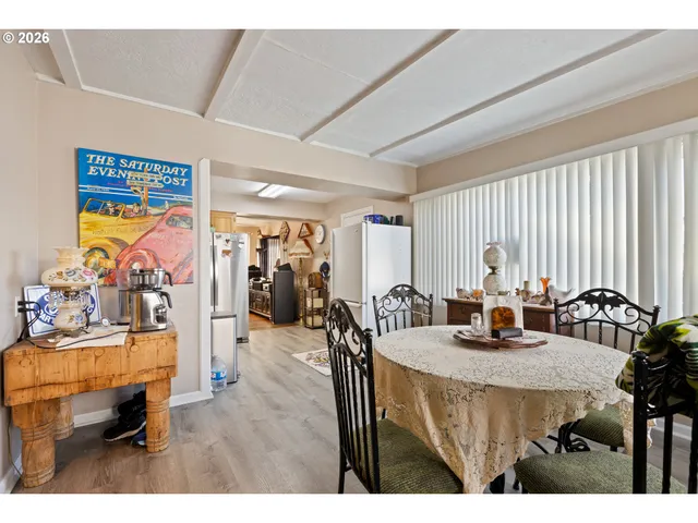 $340,000 | 2730 West Sanders Avenue, Roseburg, OR 97471