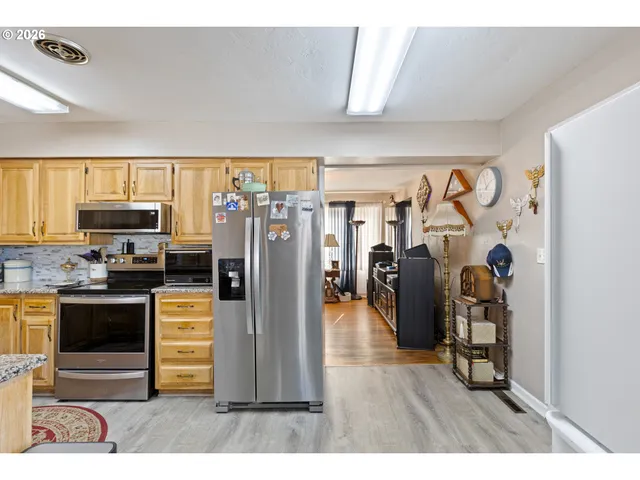 $340,000 | 2730 West Sanders Avenue, Roseburg, OR 97471