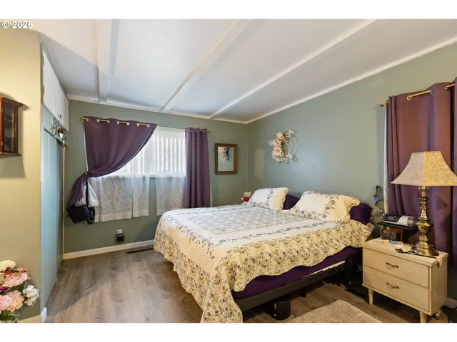 $340,000 | 2730 West Sanders Avenue, Roseburg, OR 97471