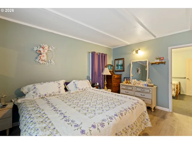 $340,000 | 2730 West Sanders Avenue, Roseburg, OR 97471