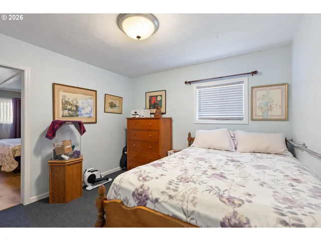 $340,000 | 2730 West Sanders Avenue, Roseburg, OR 97471