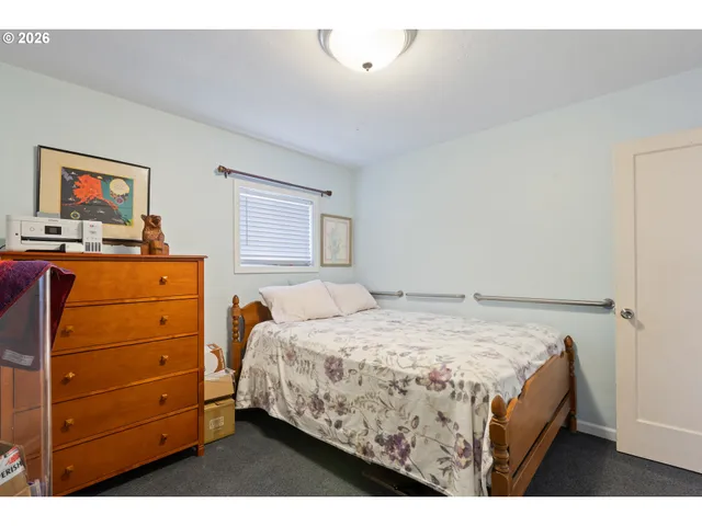 $340,000 | 2730 West Sanders Avenue, Roseburg, OR 97471