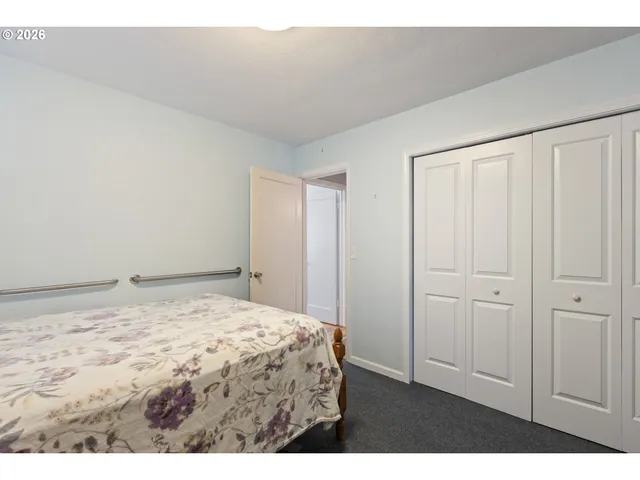 $340,000 | 2730 West Sanders Avenue, Roseburg, OR 97471