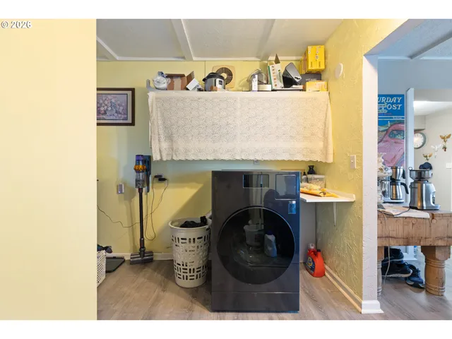 $340,000 | 2730 West Sanders Avenue, Roseburg, OR 97471