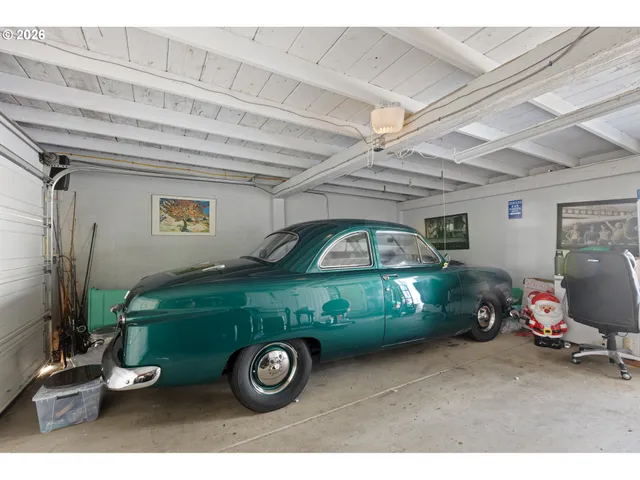 $340,000 | 2730 West Sanders Avenue, Roseburg, OR 97471