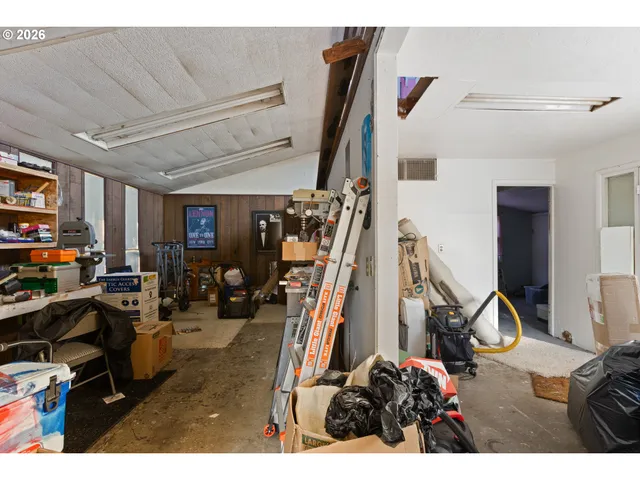 $340,000 | 2730 West Sanders Avenue, Roseburg, OR 97471