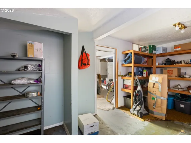 $340,000 | 2730 West Sanders Avenue, Roseburg, OR 97471