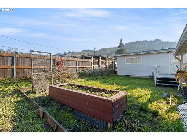 $340,000 | 2730 West Sanders Avenue, Roseburg, OR 97471
