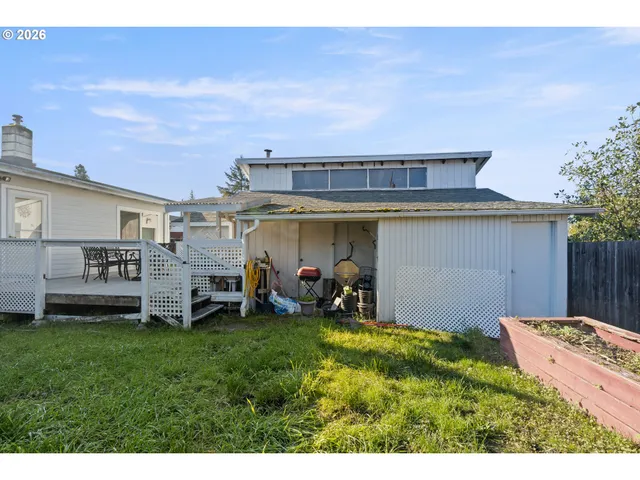 $340,000 | 2730 West Sanders Avenue, Roseburg, OR 97471