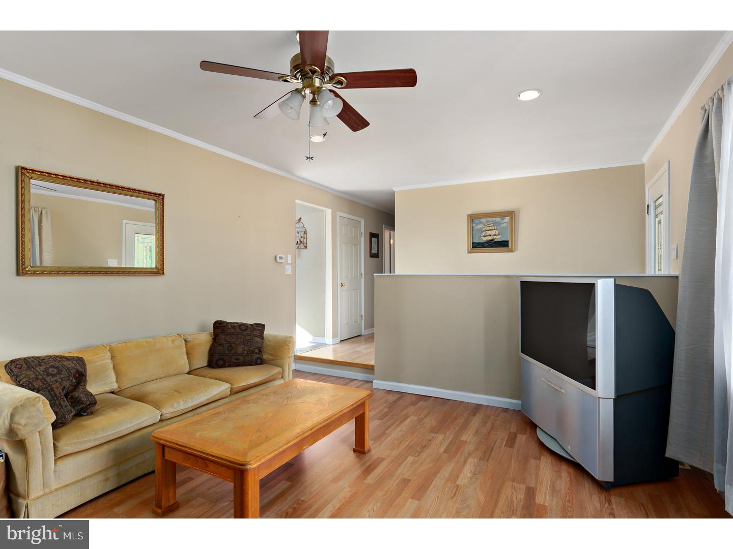 89 Stokes Road Vincentown, NJ 08088 - Photo 4 of 24 Living Room