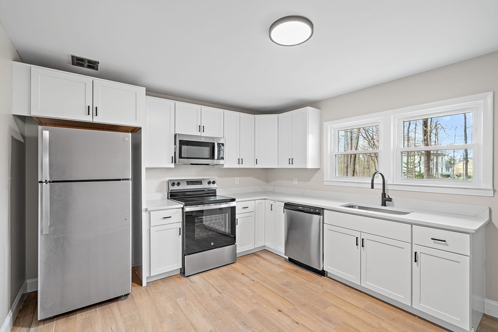53 Little Turnpike Road Shirley, MA 01464 - Photo 11 of 32