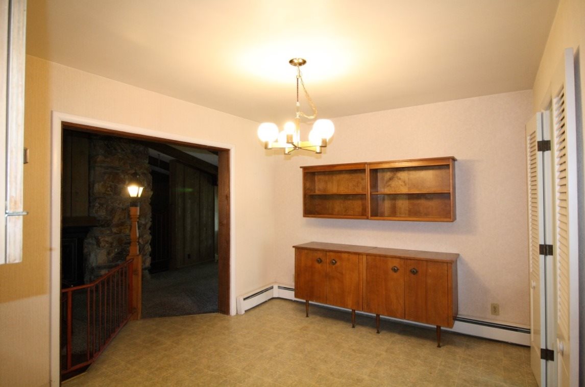 900 Falkirk Road Alma, MI 48801 - Photo 6 of 29 1847256-5.JPG