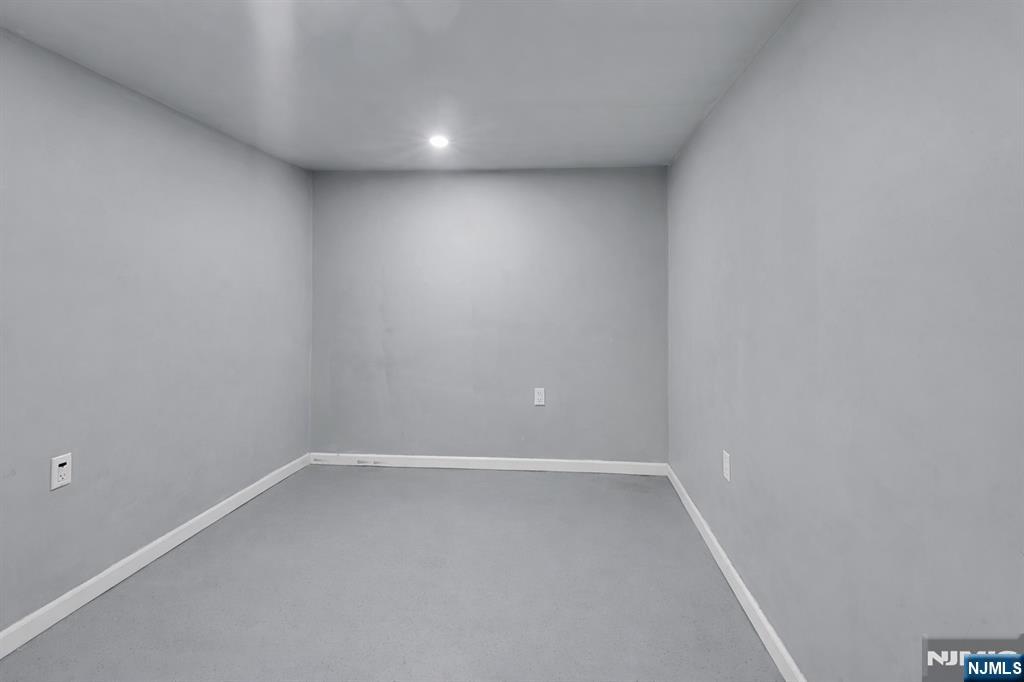 90 Park Avenue Paterson, NJ 07501 - Photo 32 of 42 a view of room