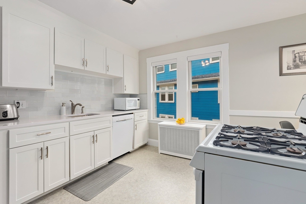 54 Edgecliff Road, Unit 2 Watertown, MA 02472 - Photo 7 of 22