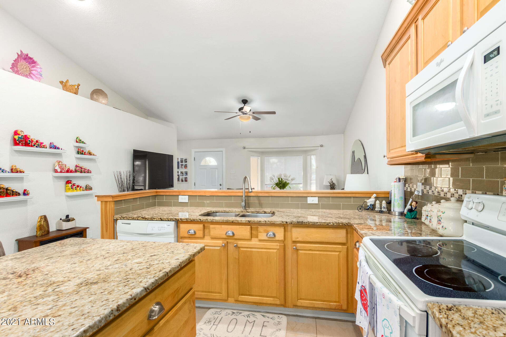 1705 South Roca Mesa, AZ 85204 - Photo 8 of 24 08-Roca