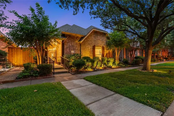$470,000 | 7585 Glasshouse Walk, Frisco, TX 75035