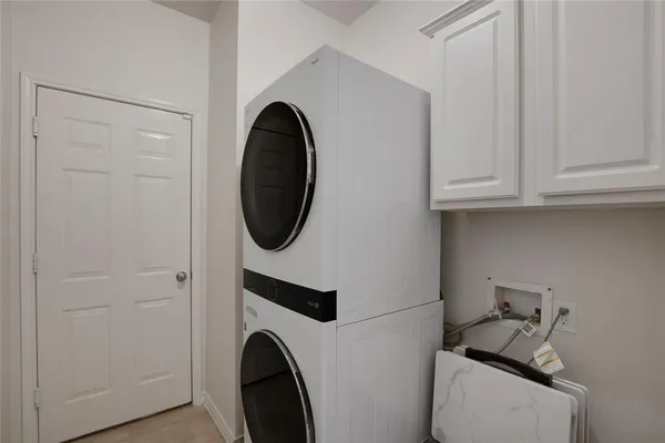 $470,000 | 7585 Glasshouse Walk, Frisco, TX 75035