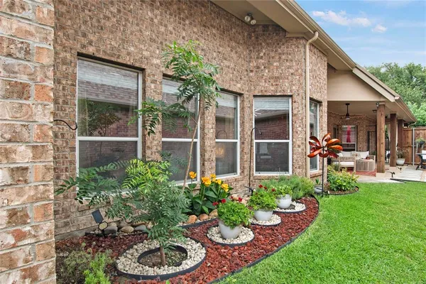 $470,000 | 7585 Glasshouse Walk, Frisco, TX 75035