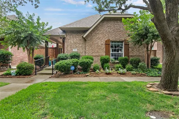 $470,000 | 7585 Glasshouse Walk, Frisco, TX 75035