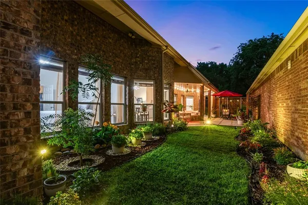 $470,000 | 7585 Glasshouse Walk, Frisco, TX 75035