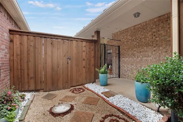 $470,000 | 7585 Glasshouse Walk, Frisco, TX 75035