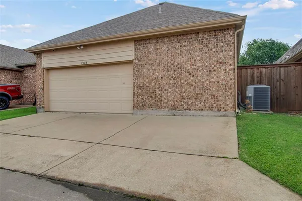 $470,000 | 7585 Glasshouse Walk, Frisco, TX 75035