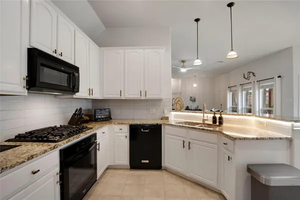 $470,000 | 7585 Glasshouse Walk, Frisco, TX 75035